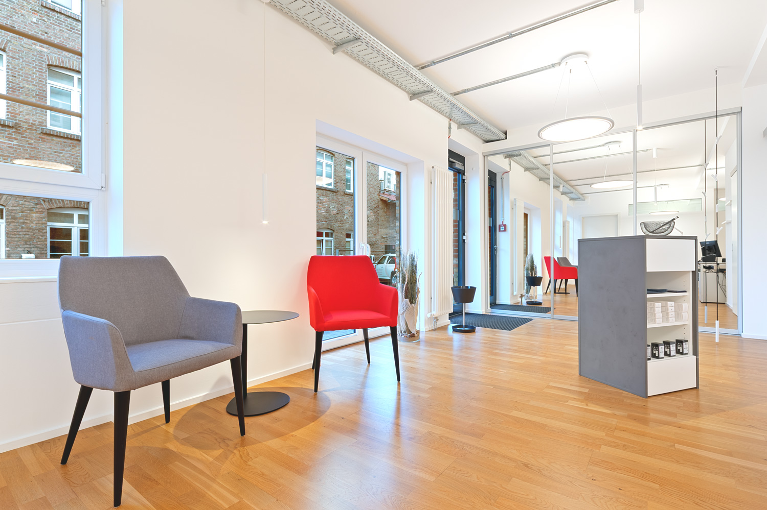 H&B Hörtechnik Frankfurt Wilhelm-Kobelt-Straße 1 60529, Hörgeräte, Gehörschutz, Hörgeräteanpassung; Fotografie Melissa Klingelhöfer