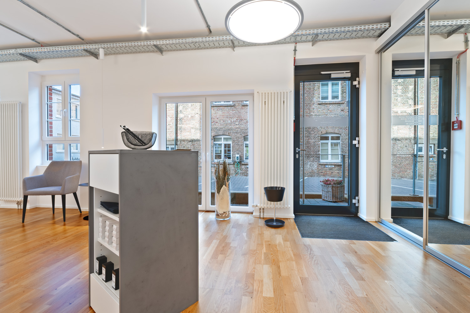 H&B Hörtechnik Frankfurt Wilhelm-Kobelt-Straße 1 60529, Hörgeräte, Gehörschutz, Hörgeräteanpassung; Fotografie Melissa Klingelhöfer